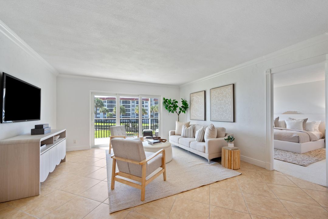 Под контрактом: $559,000 (2 спален, 2 ванн, 1186 Квадратных фут)