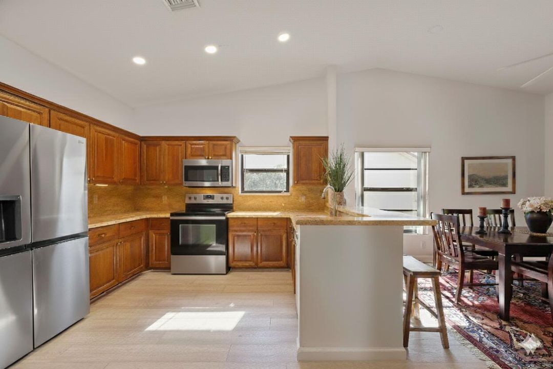 Active With Contract: $490,000 (3 beds, 2 baths, 2104 Square Feet)