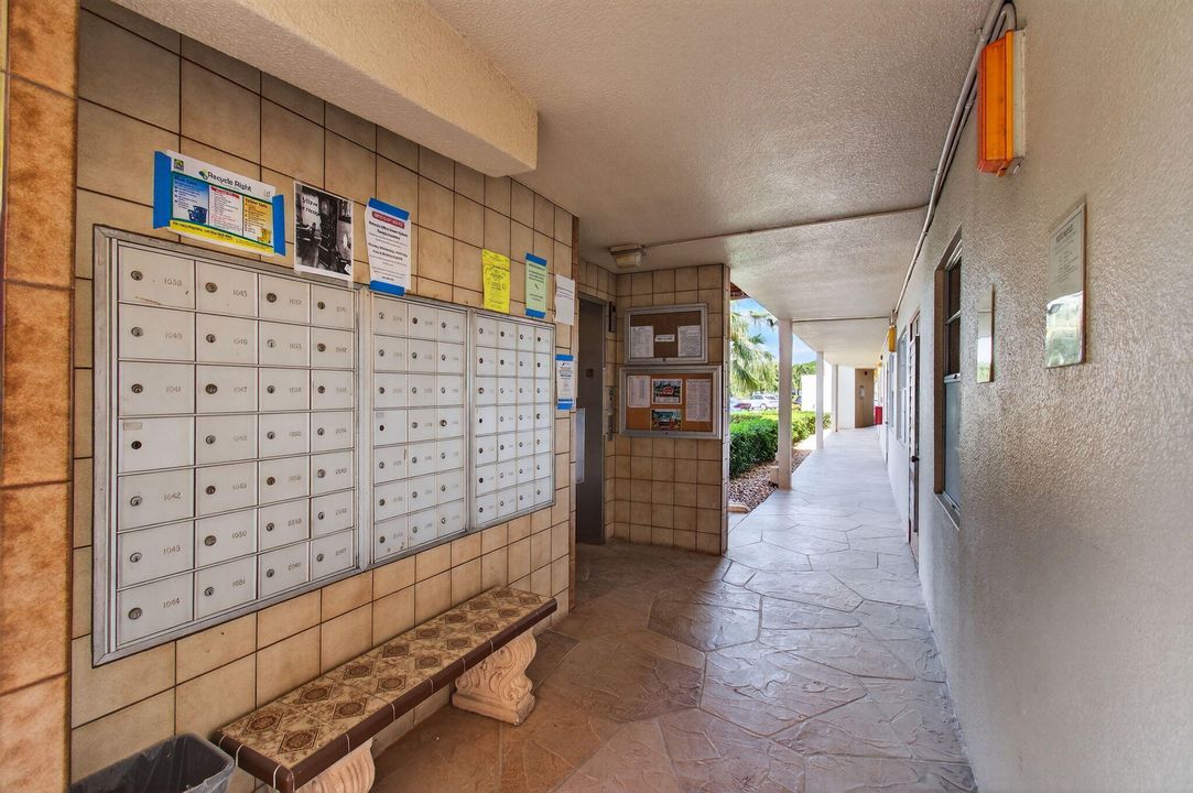 Active With Contract: $1,699 (2 beds, 2 baths, 896 Square Feet)