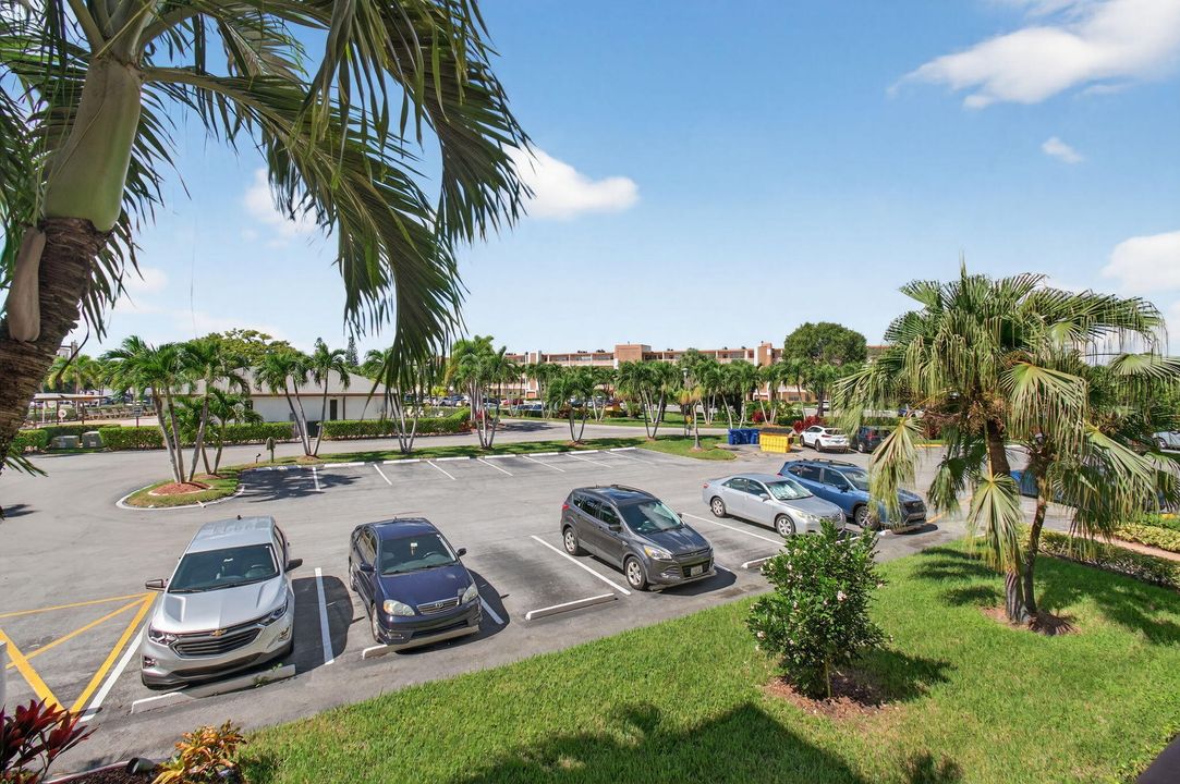 Active With Contract: $1,699 (2 beds, 2 baths, 896 Square Feet)