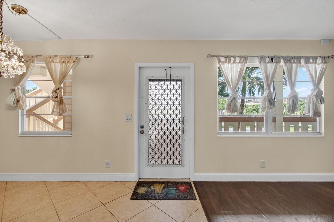 Active With Contract: $1,699 (2 beds, 2 baths, 896 Square Feet)