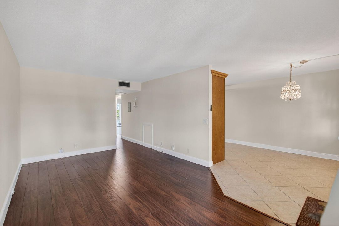 Active With Contract: $1,699 (2 beds, 2 baths, 896 Square Feet)