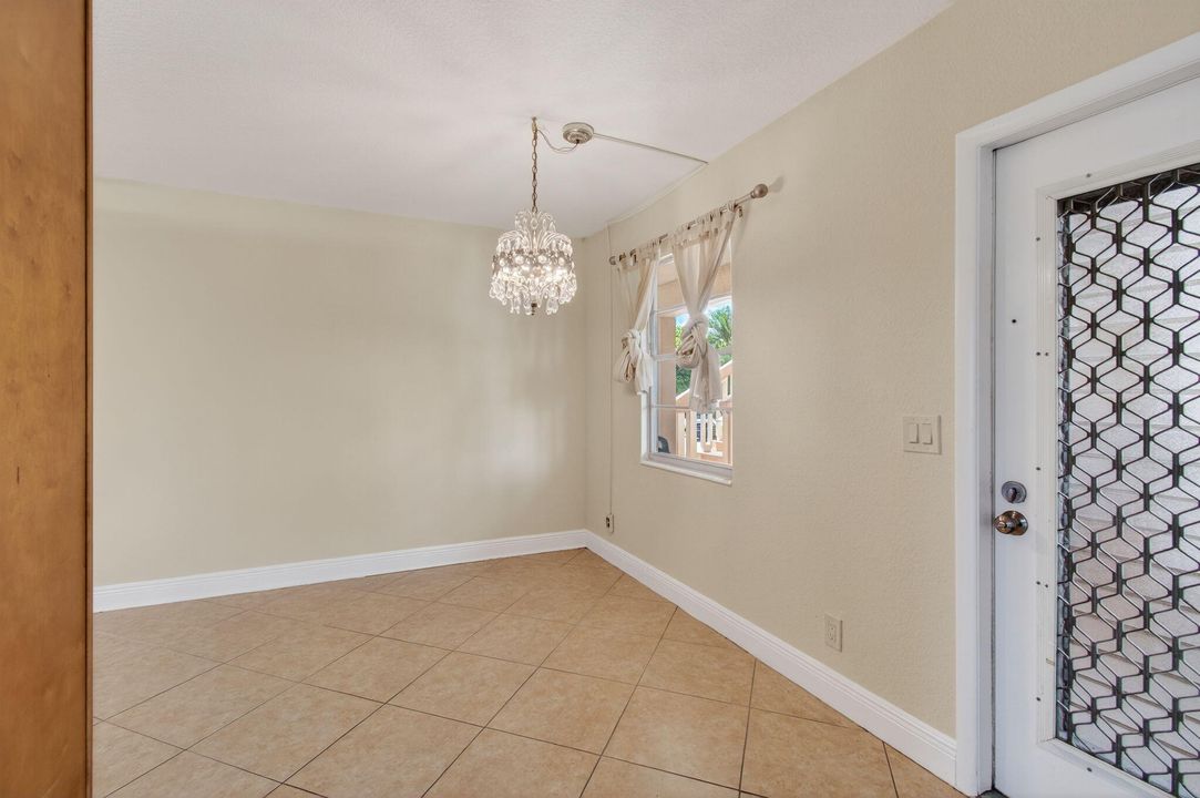 Active With Contract: $1,699 (2 beds, 2 baths, 896 Square Feet)