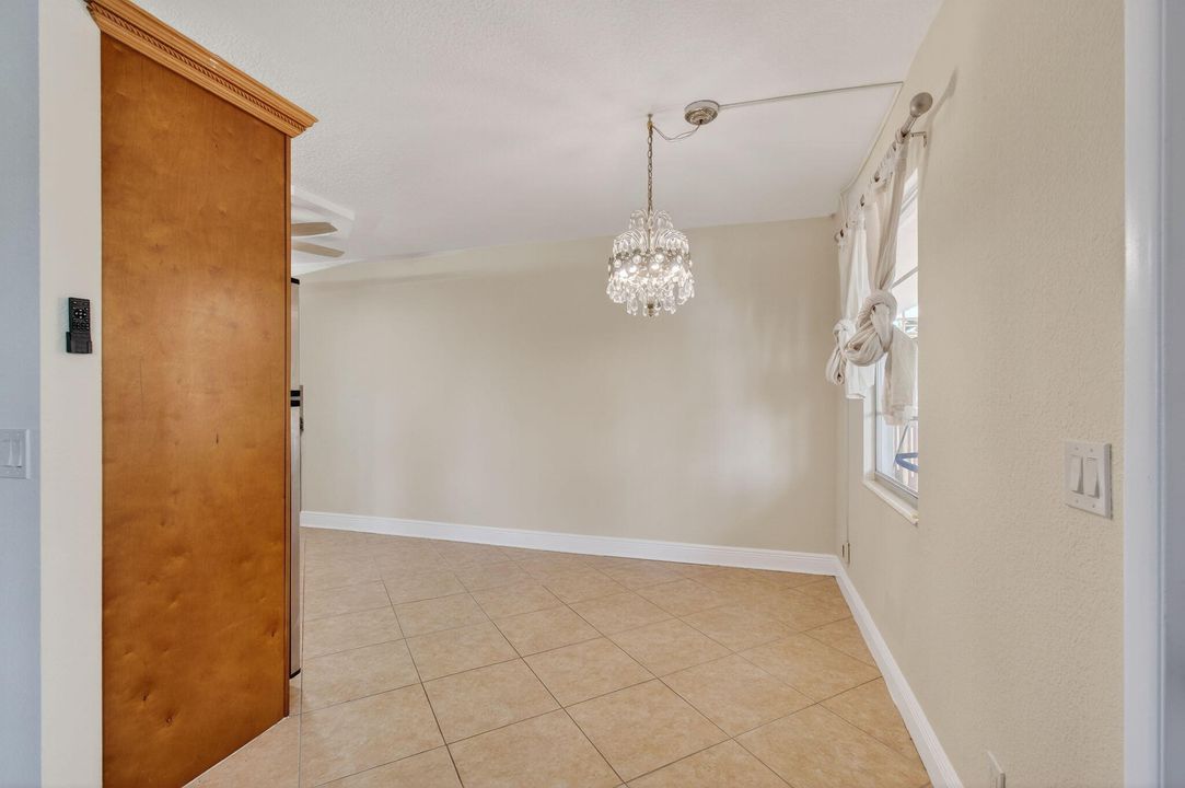 Active With Contract: $1,699 (2 beds, 2 baths, 896 Square Feet)