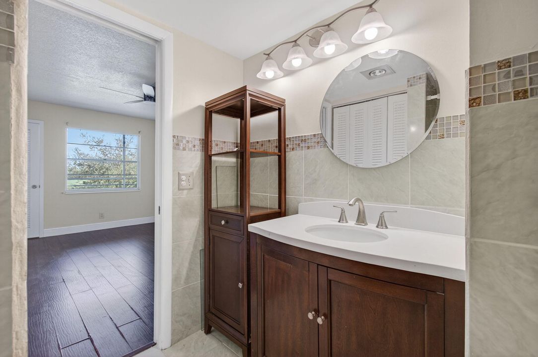 Active With Contract: $1,699 (2 beds, 2 baths, 896 Square Feet)