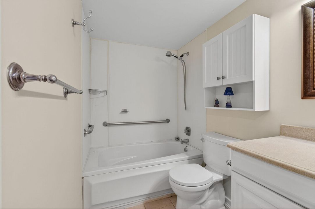 Active With Contract: $1,699 (2 beds, 2 baths, 896 Square Feet)