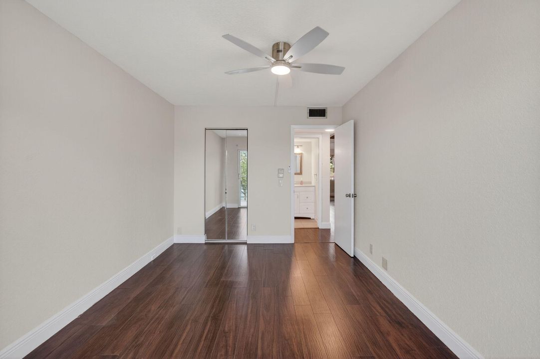 Active With Contract: $1,699 (2 beds, 2 baths, 896 Square Feet)