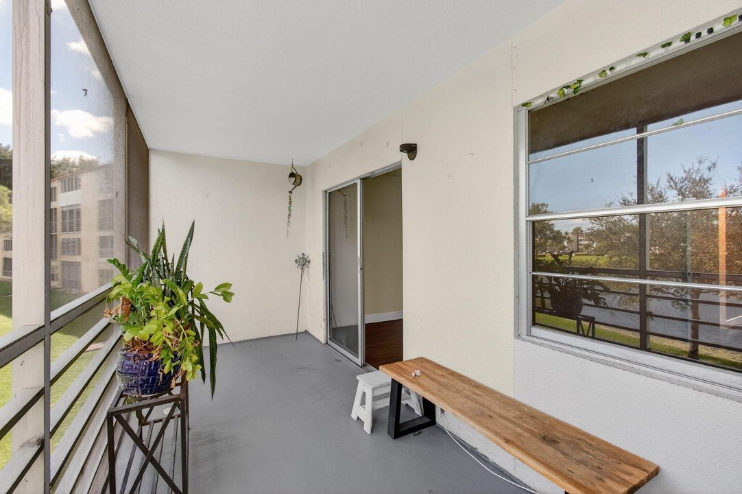 Active With Contract: $1,699 (2 beds, 2 baths, 896 Square Feet)