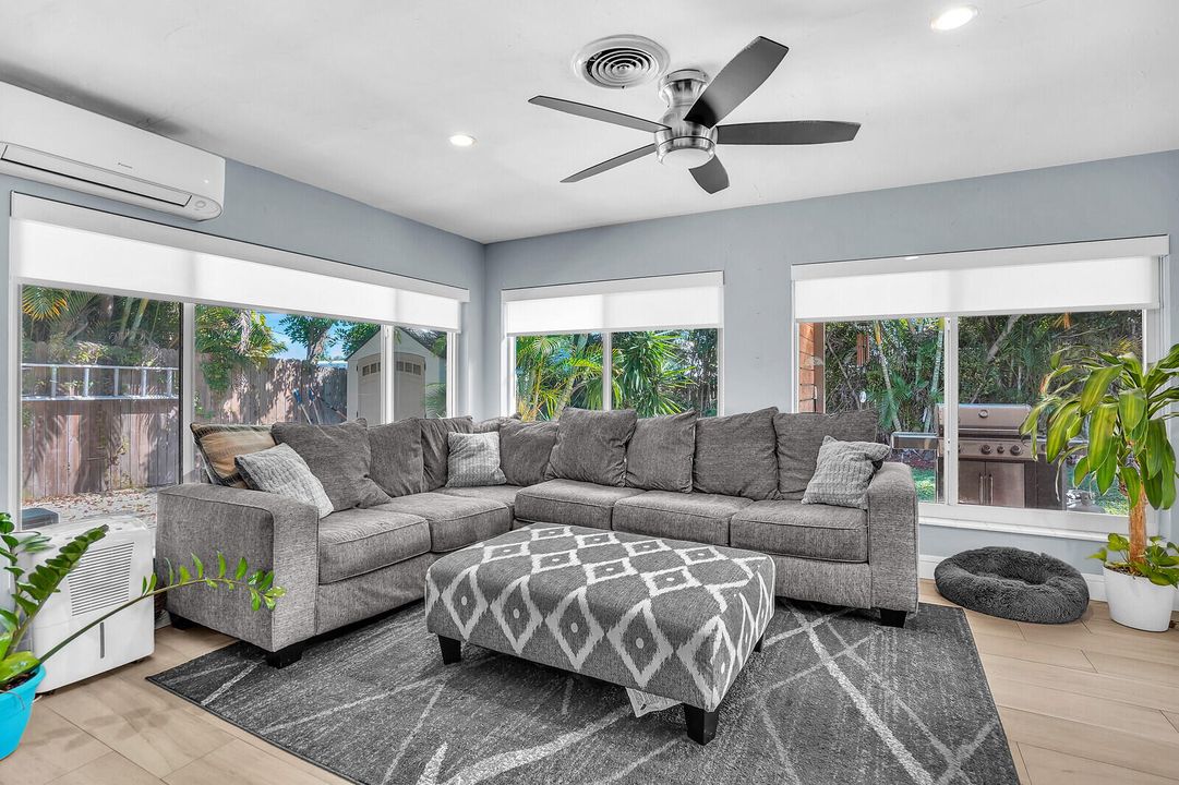 For Sale: $725,000 (3 beds, 2 baths, 1464 Square Feet)