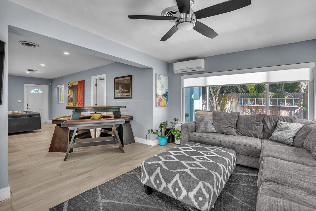 For Sale: $725,000 (3 beds, 2 baths, 1464 Square Feet)