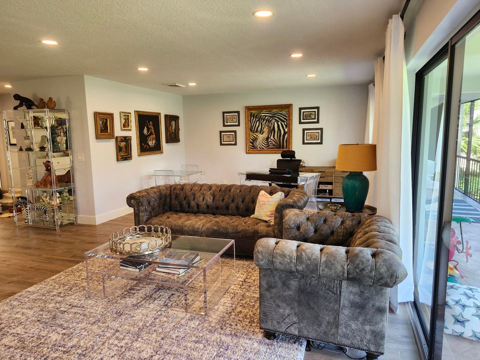 For Sale: $311,900 (2 beds, 2 baths, 1730 Square Feet)