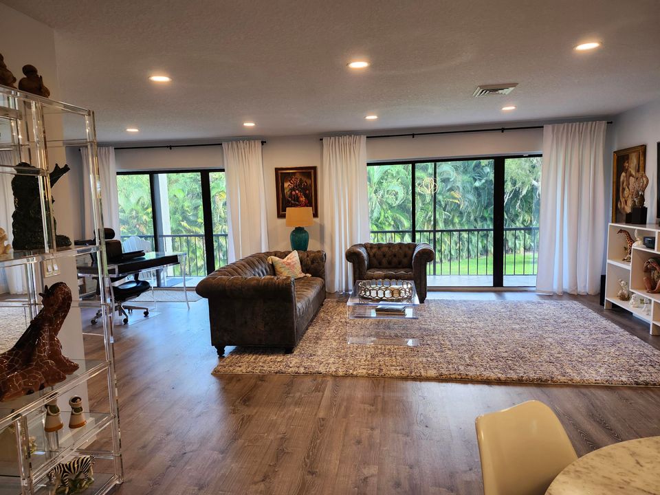 For Sale: $311,900 (2 beds, 2 baths, 1730 Square Feet)