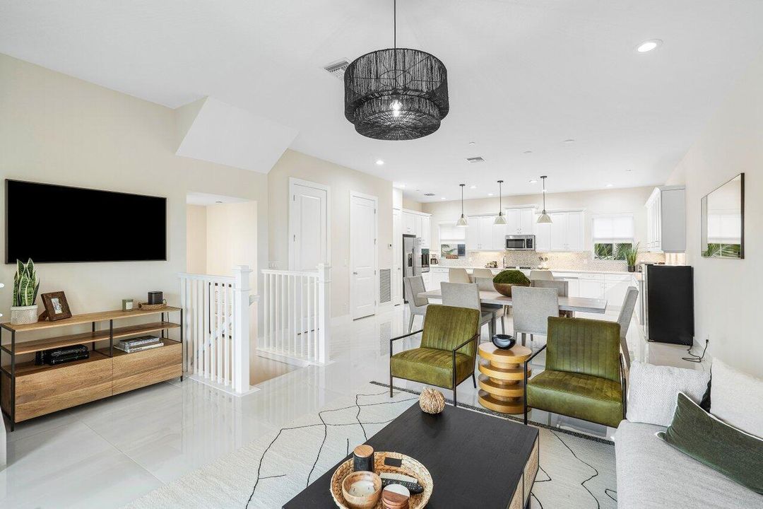 For Sale: $910,000 (3 beds, 3 baths, 2252 Square Feet)