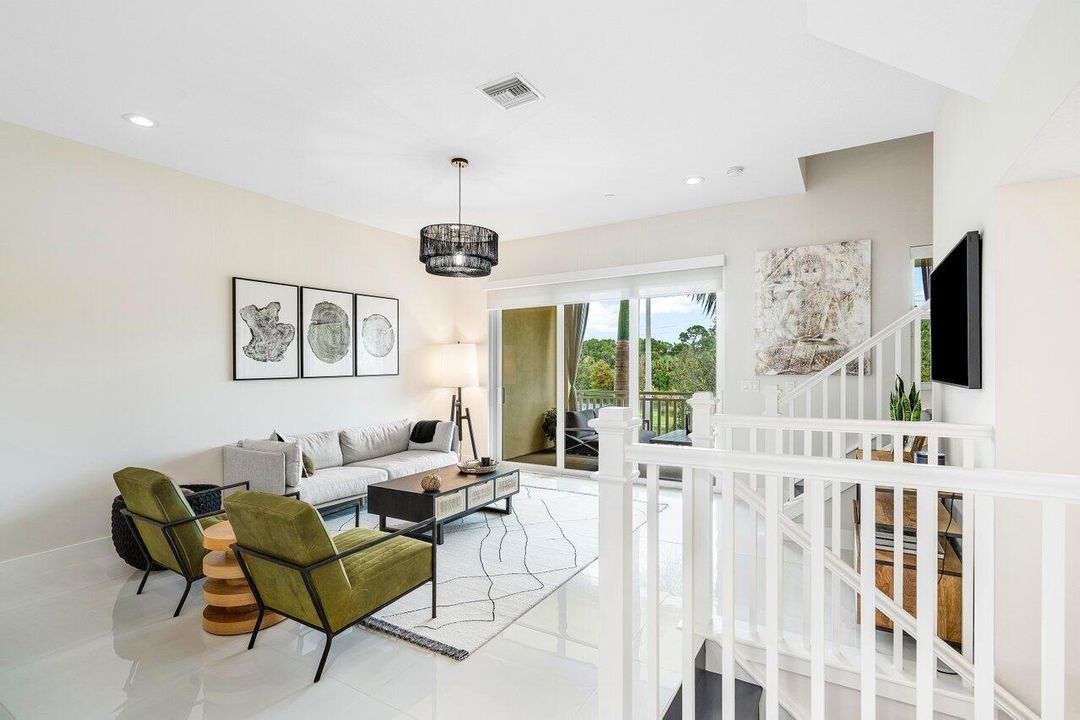 For Sale: $910,000 (3 beds, 3 baths, 2252 Square Feet)