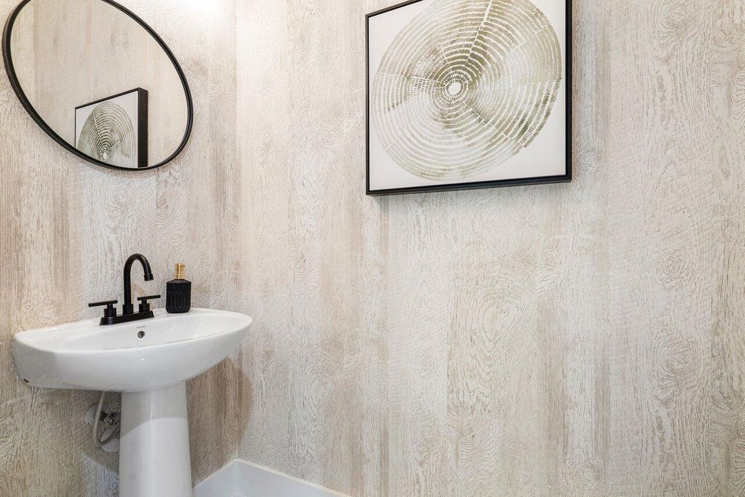 For Sale: $910,000 (3 beds, 3 baths, 2252 Square Feet)