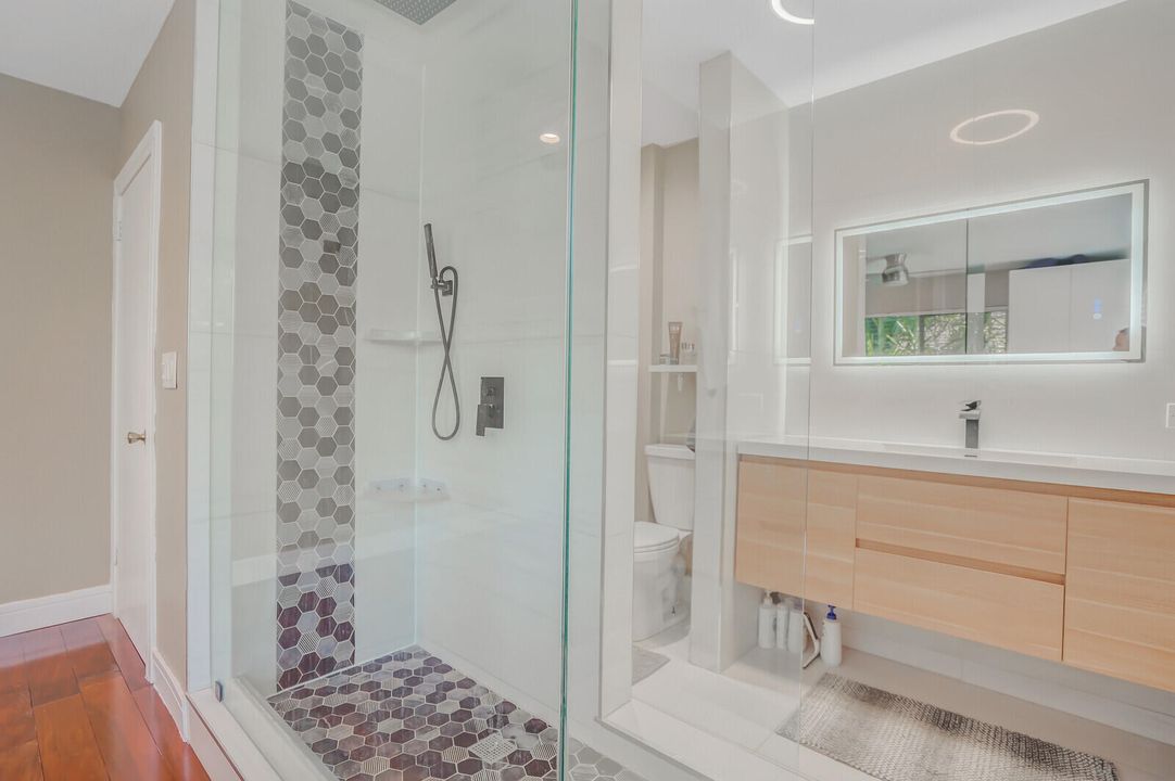 For Sale: $725,000 (3 beds, 2 baths, 1464 Square Feet)