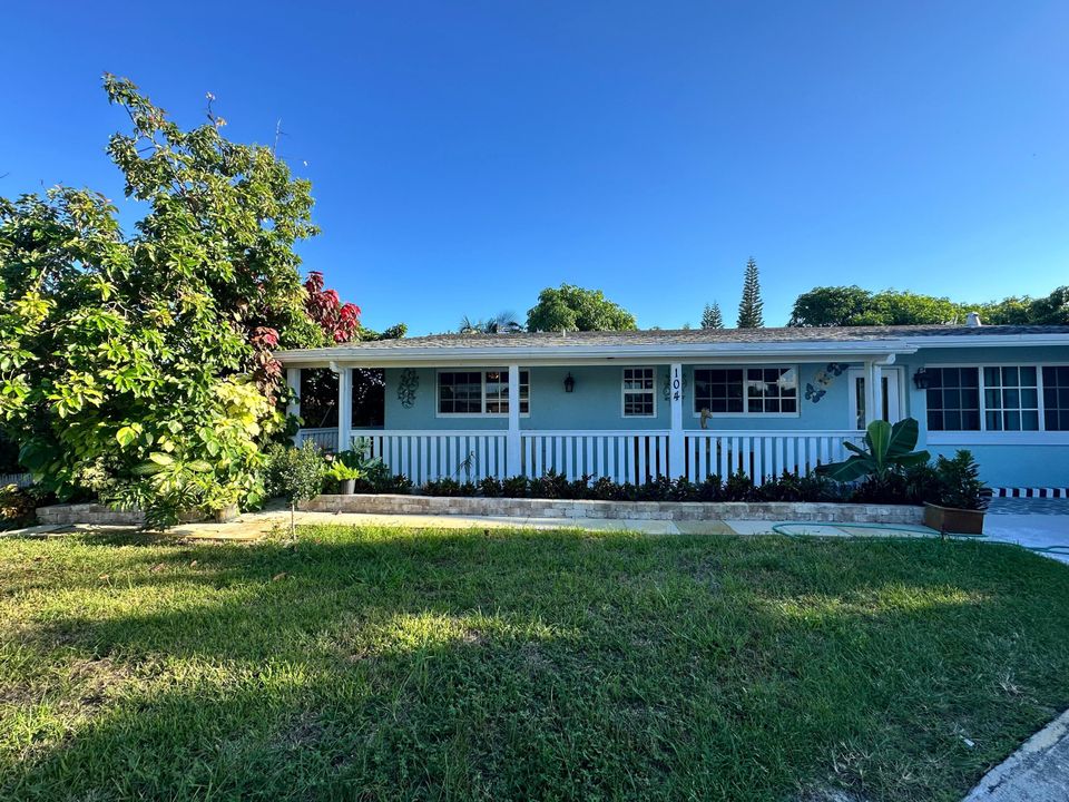 最近租的: $2,850 (3 贝兹, 2 浴室, 1761 平方英尺)