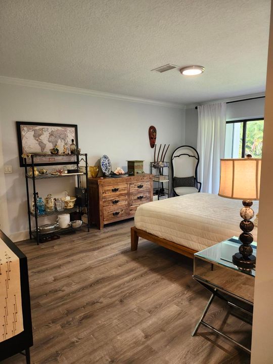 For Sale: $311,900 (2 beds, 2 baths, 1730 Square Feet)