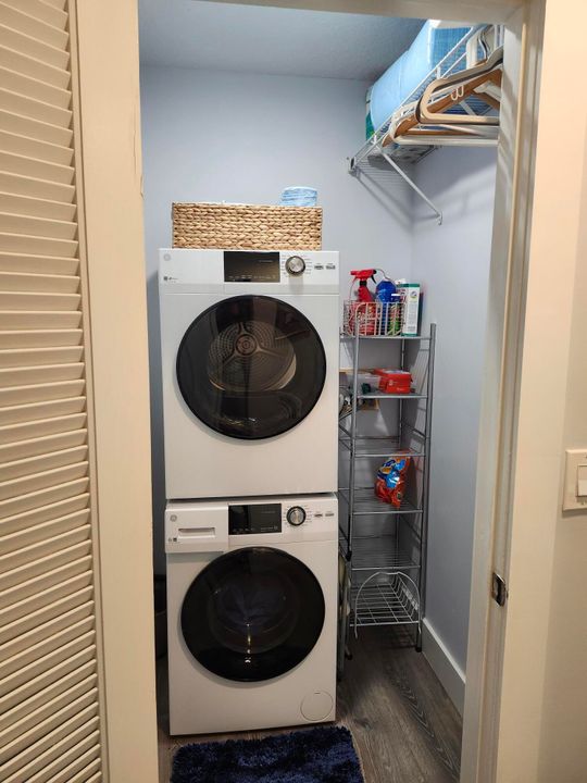 For Sale: $311,900 (2 beds, 2 baths, 1730 Square Feet)