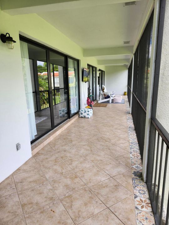 For Sale: $311,900 (2 beds, 2 baths, 1730 Square Feet)