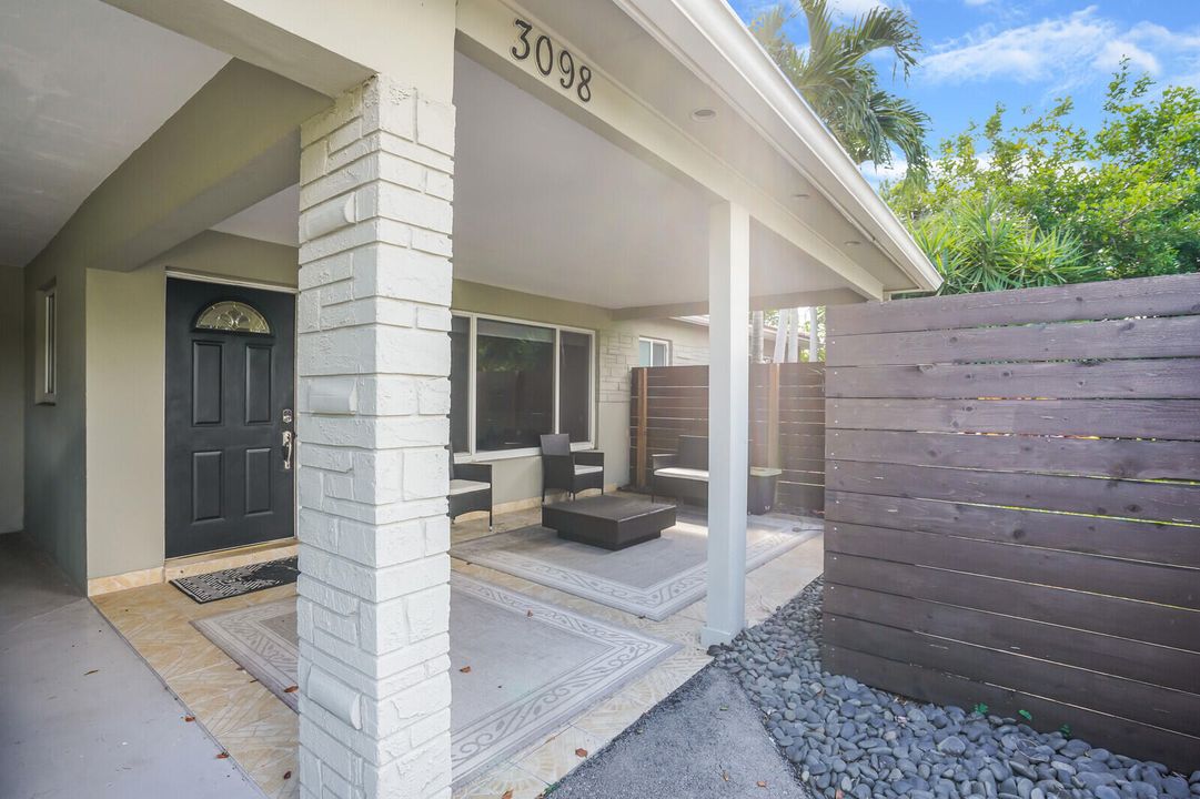 For Sale: $725,000 (3 beds, 2 baths, 1464 Square Feet)