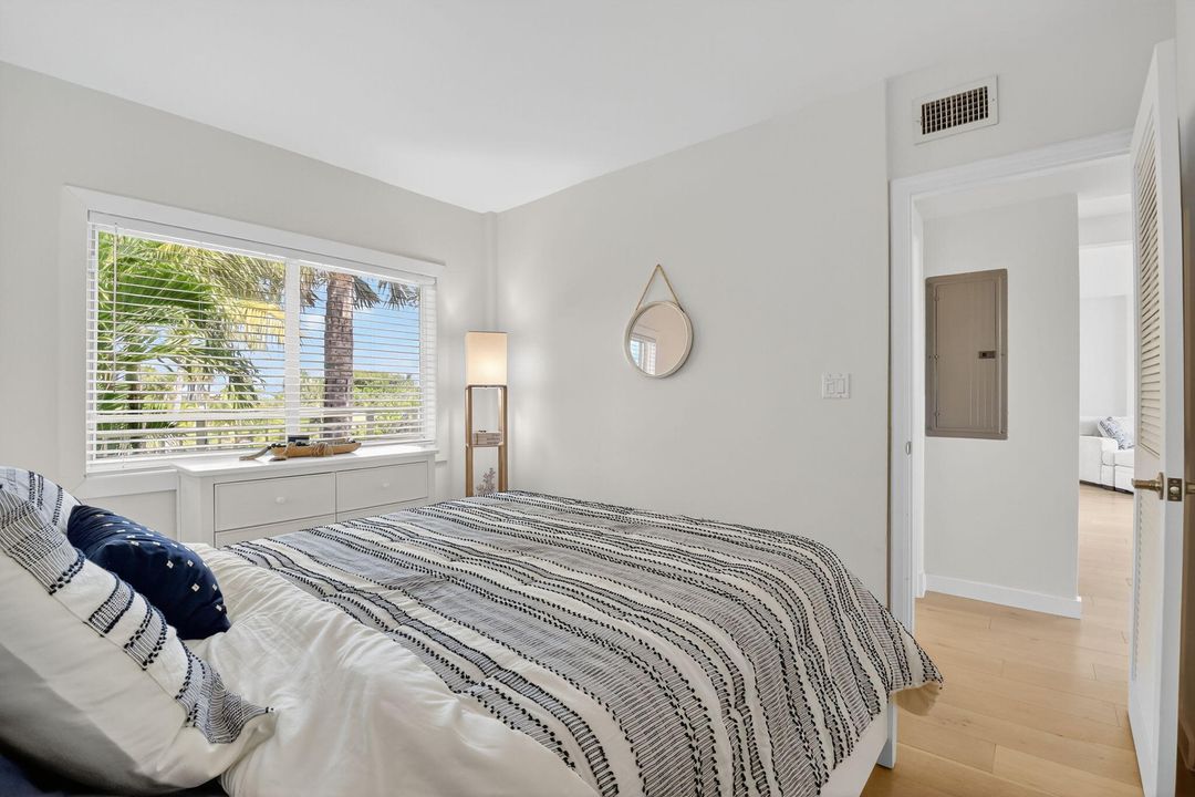 待售: $839,000 (2 贝兹, 2 浴室, 1019 平方英尺)