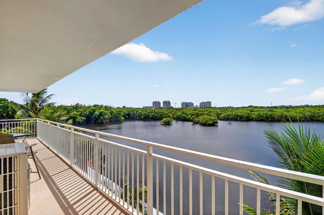 待售: $839,000 (2 贝兹, 2 浴室, 1019 平方英尺)