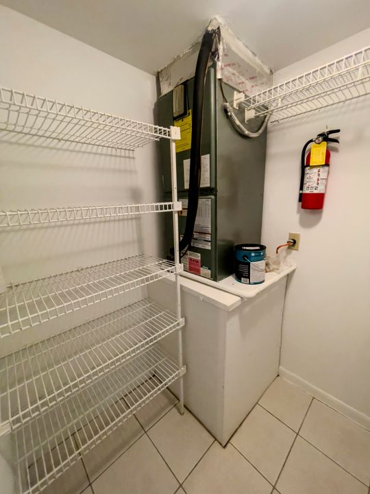 合同活跃: $1,500 (2 贝兹, 1 浴室, 920 平方英尺)