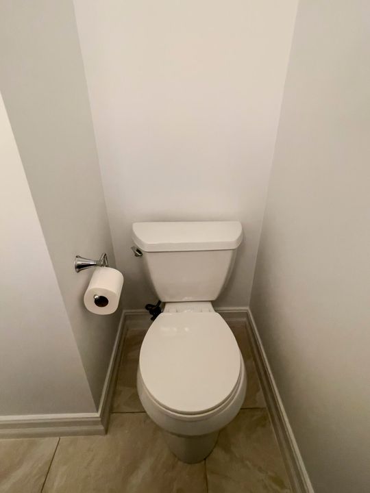 合同活跃: $1,500 (2 贝兹, 1 浴室, 920 平方英尺)