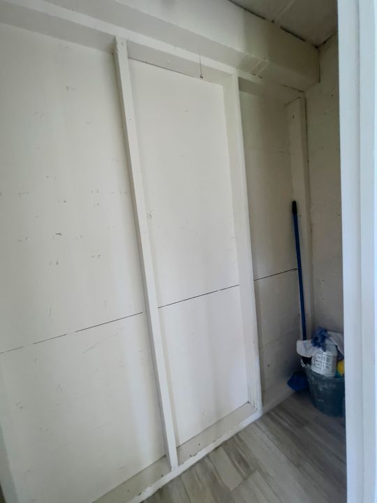 合同活跃: $1,500 (2 贝兹, 1 浴室, 920 平方英尺)