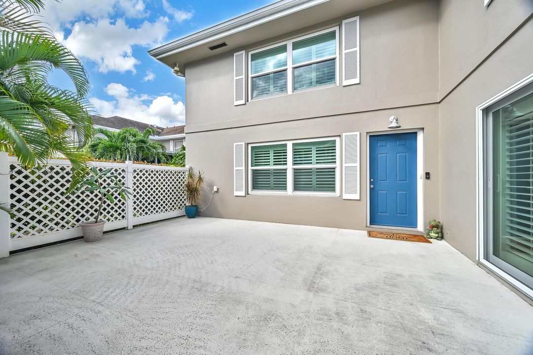 待售: $299,900 (2 贝兹, 2 浴室, 1374 平方英尺)