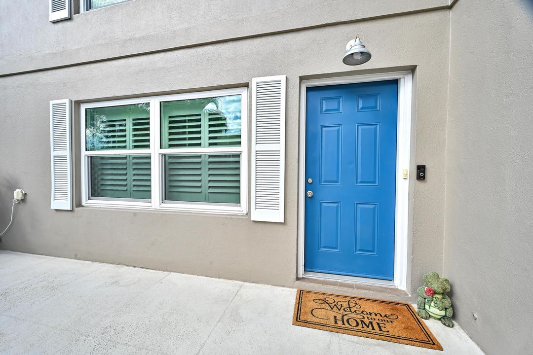 待售: $299,900 (2 贝兹, 2 浴室, 1374 平方英尺)