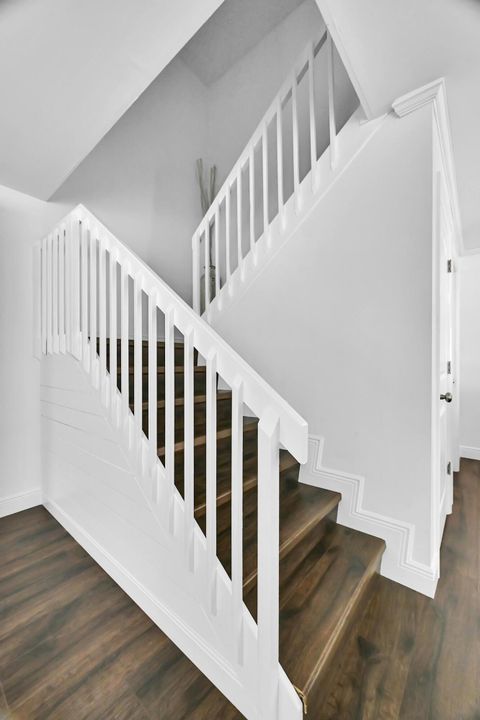 待售: $299,900 (2 贝兹, 2 浴室, 1374 平方英尺)