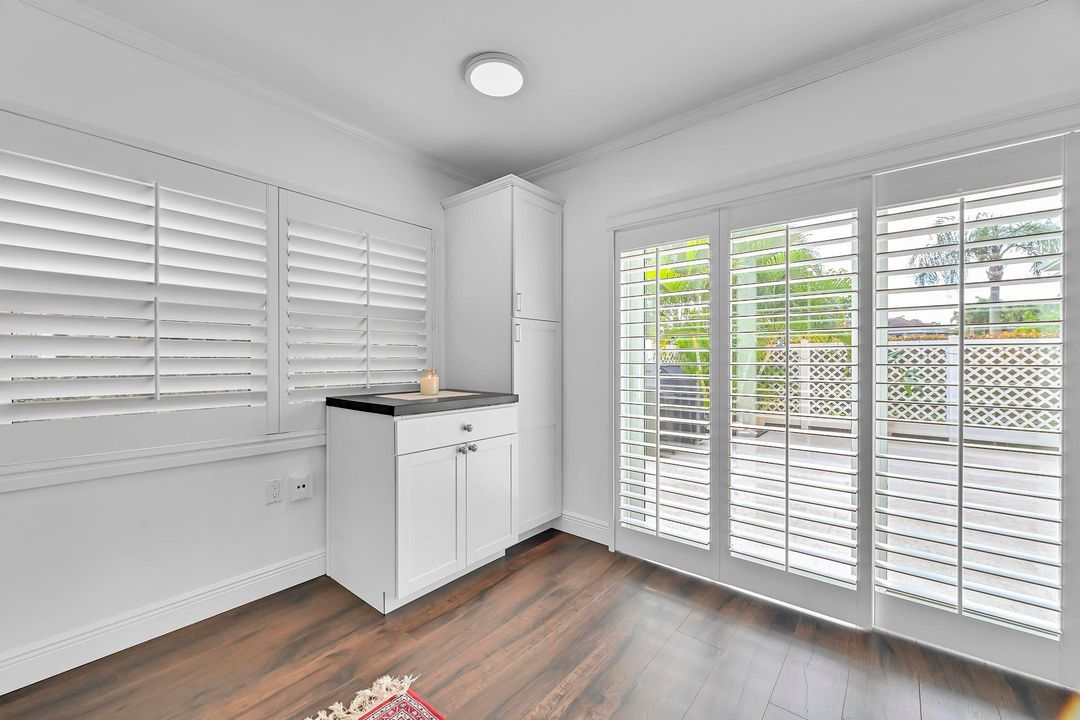 待售: $299,900 (2 贝兹, 2 浴室, 1374 平方英尺)