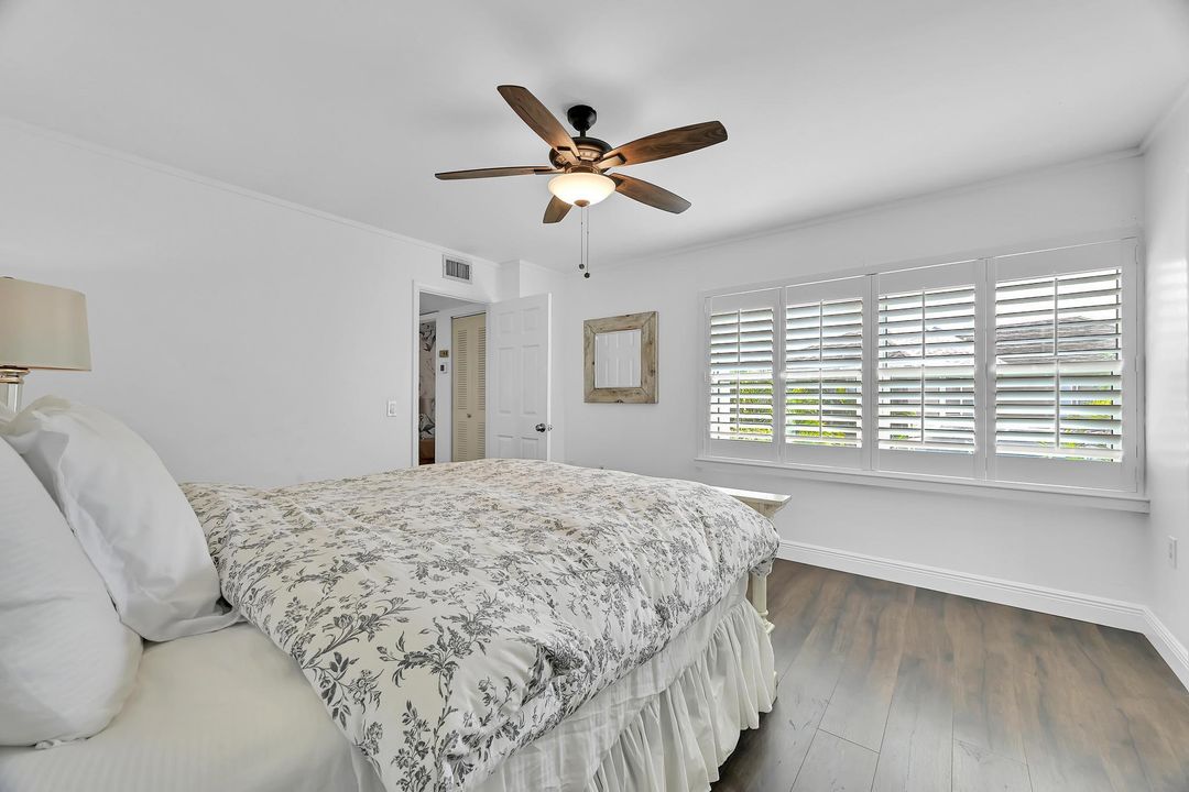 待售: $299,900 (2 贝兹, 2 浴室, 1374 平方英尺)