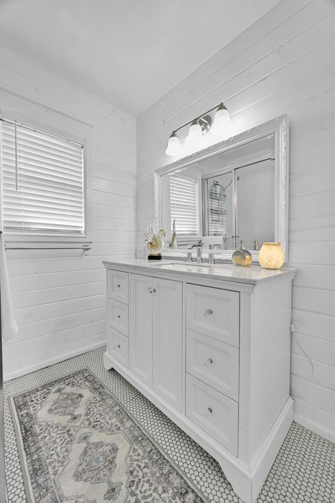 待售: $299,900 (2 贝兹, 2 浴室, 1374 平方英尺)