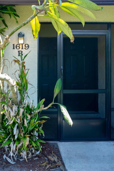 For Sale: $215,000 (3 beds, 2 baths, 1411 Square Feet)