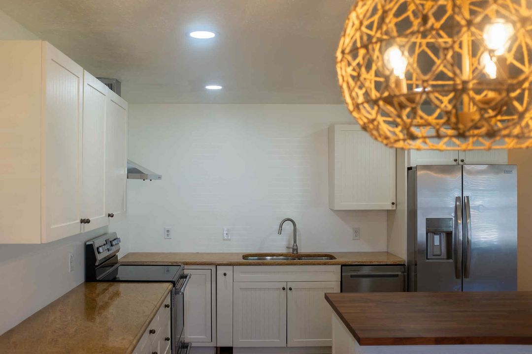 For Sale: $215,000 (3 beds, 2 baths, 1411 Square Feet)