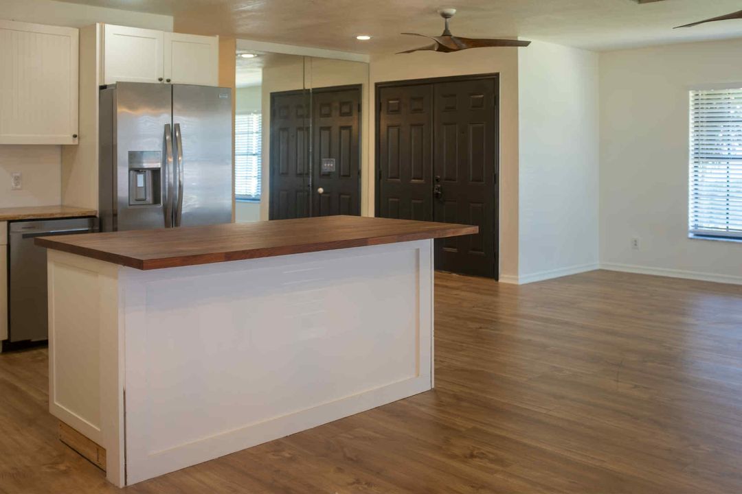 For Sale: $215,000 (3 beds, 2 baths, 1411 Square Feet)