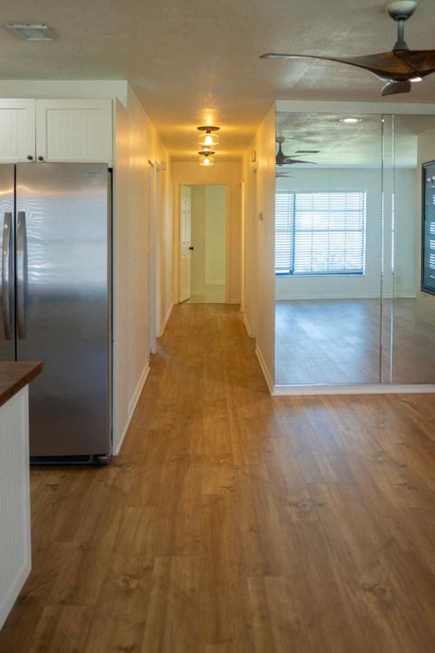 For Sale: $215,000 (3 beds, 2 baths, 1411 Square Feet)