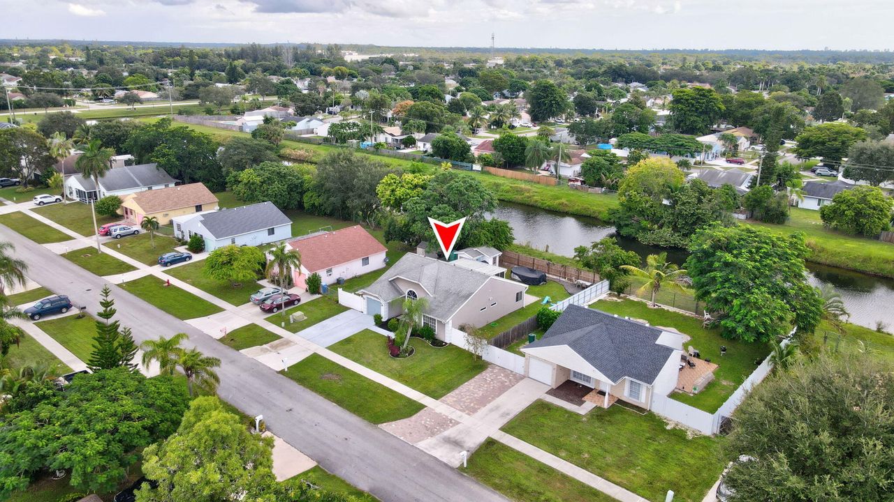 Active With Contract: $475,000 (3 beds, 2 baths, 1340 Square Feet)