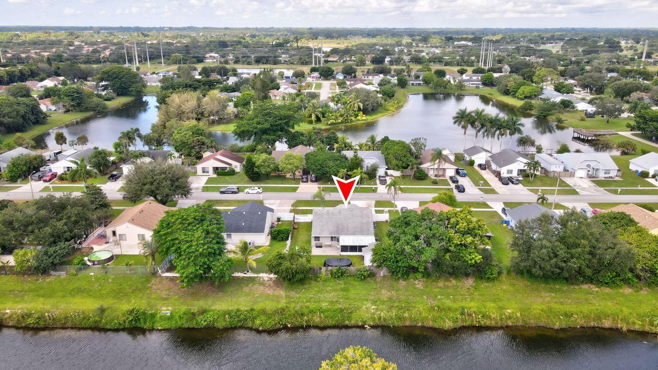 Active With Contract: $475,000 (3 beds, 2 baths, 1340 Square Feet)