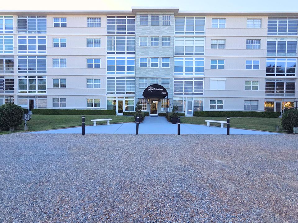 待售: $99,900 (1 贝兹, 1 浴室, 624 平方英尺)