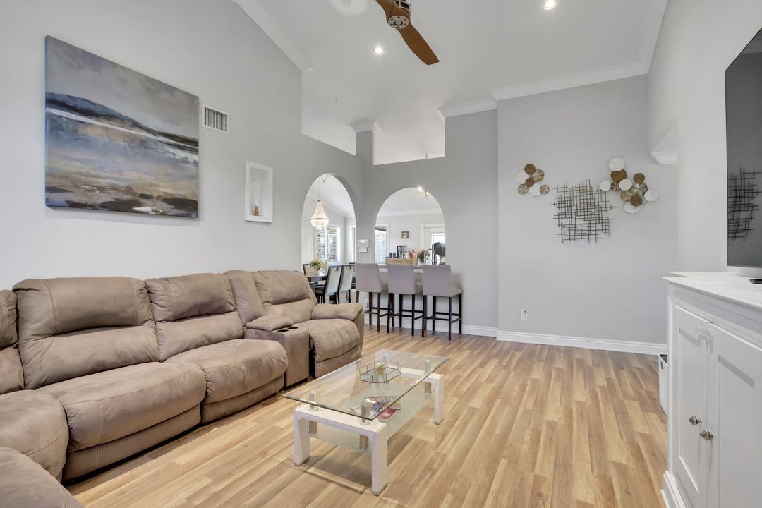 Active With Contract: $475,000 (3 beds, 2 baths, 1340 Square Feet)