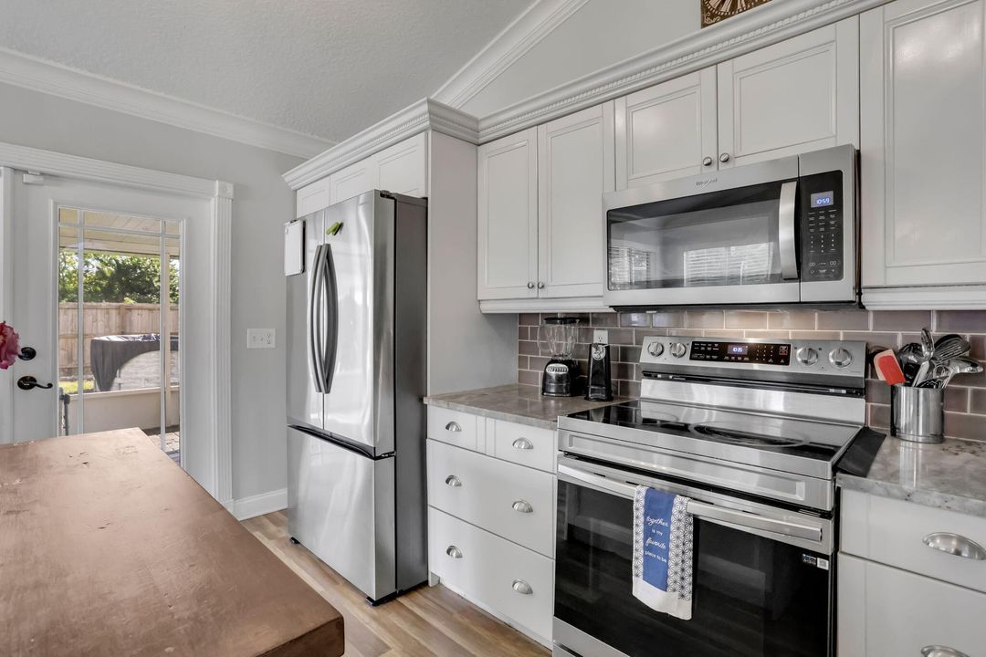 Active With Contract: $475,000 (3 beds, 2 baths, 1340 Square Feet)