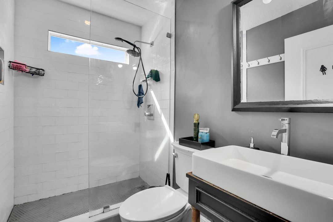 Active With Contract: $475,000 (3 beds, 2 baths, 1340 Square Feet)