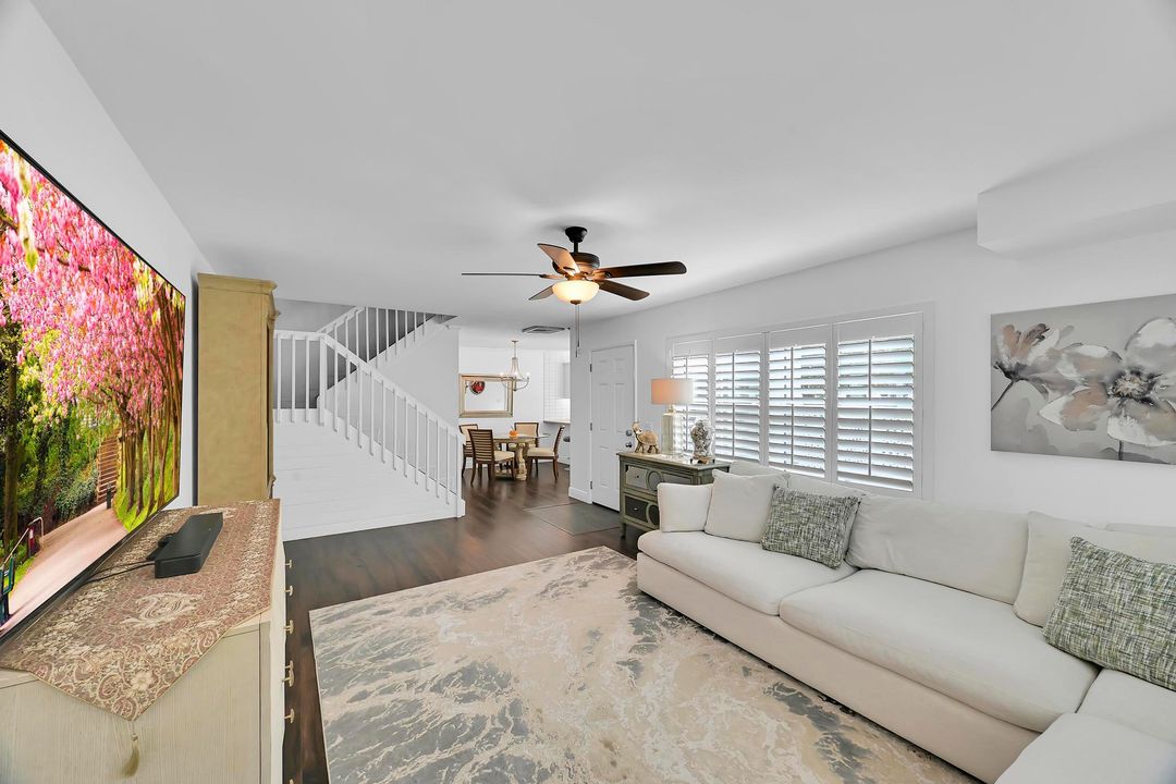 待售: $299,900 (2 贝兹, 2 浴室, 1374 平方英尺)