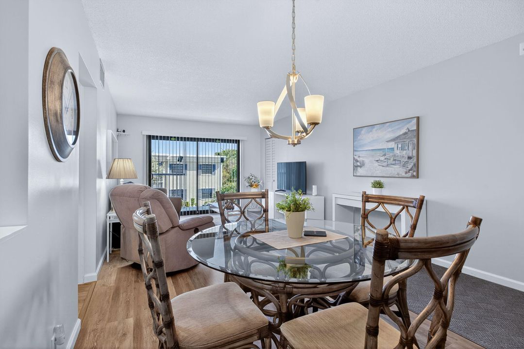 En Venta: $299,000 (2 camas, 2 baños, 966 Pies cuadrados)