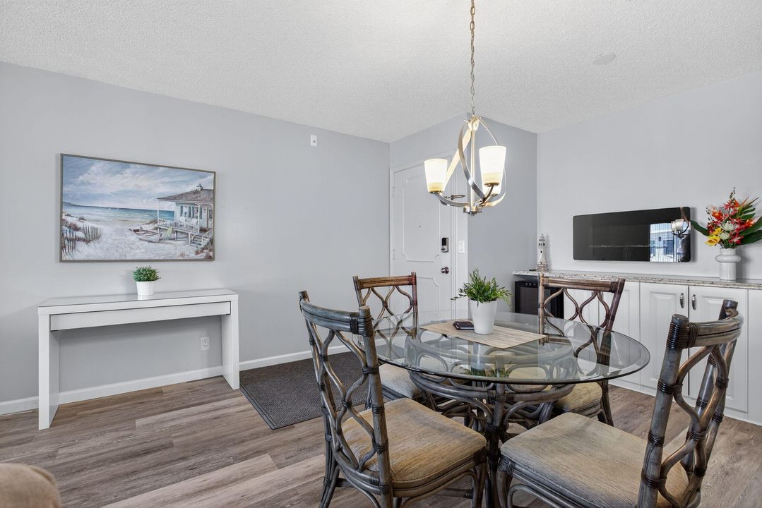 En Venta: $299,000 (2 camas, 2 baños, 966 Pies cuadrados)