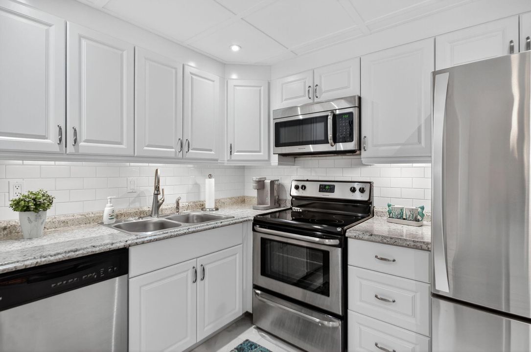 En Venta: $299,000 (2 camas, 2 baños, 966 Pies cuadrados)